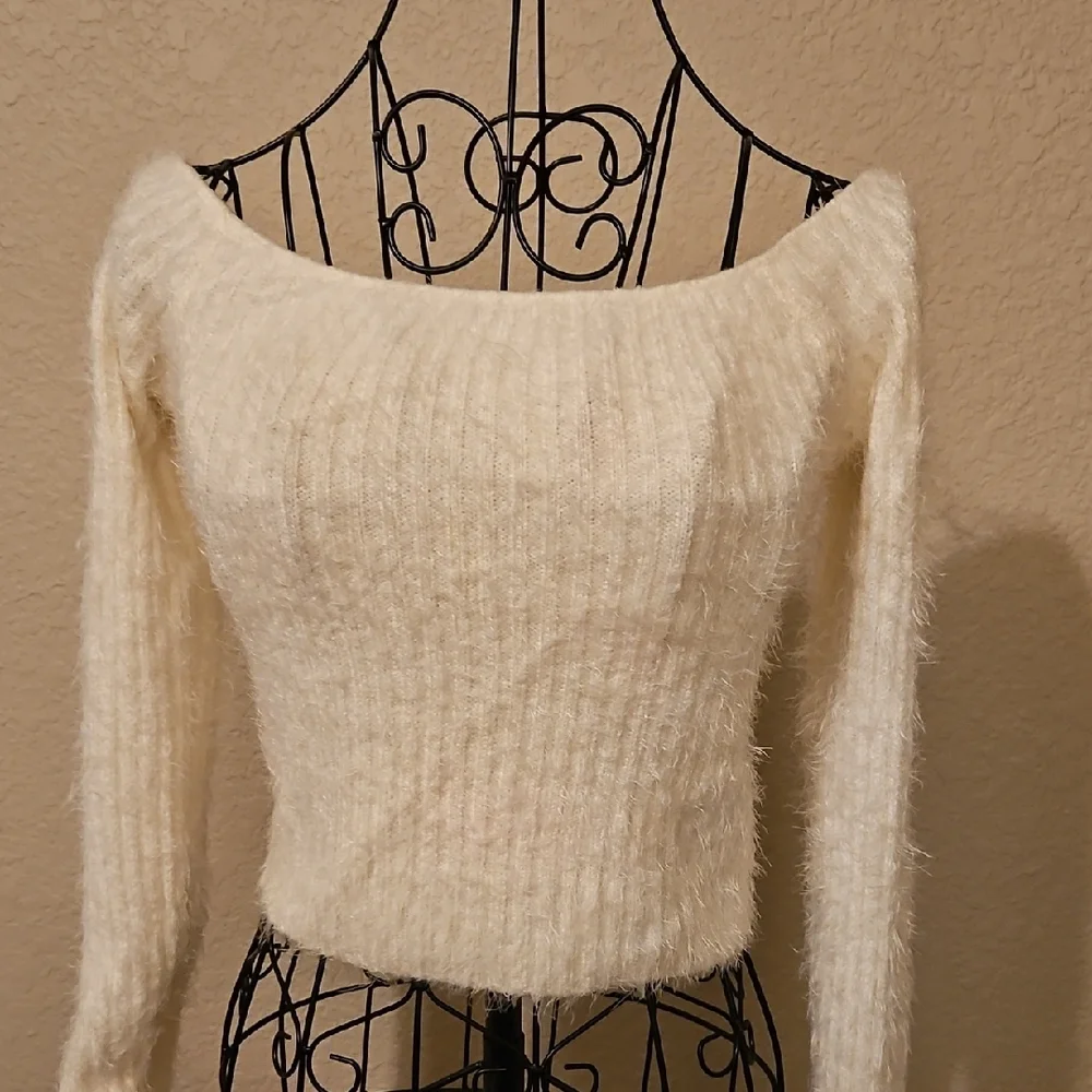 Windsor Cream Off-the-Shoulder Sweater - Picture 4 of 4